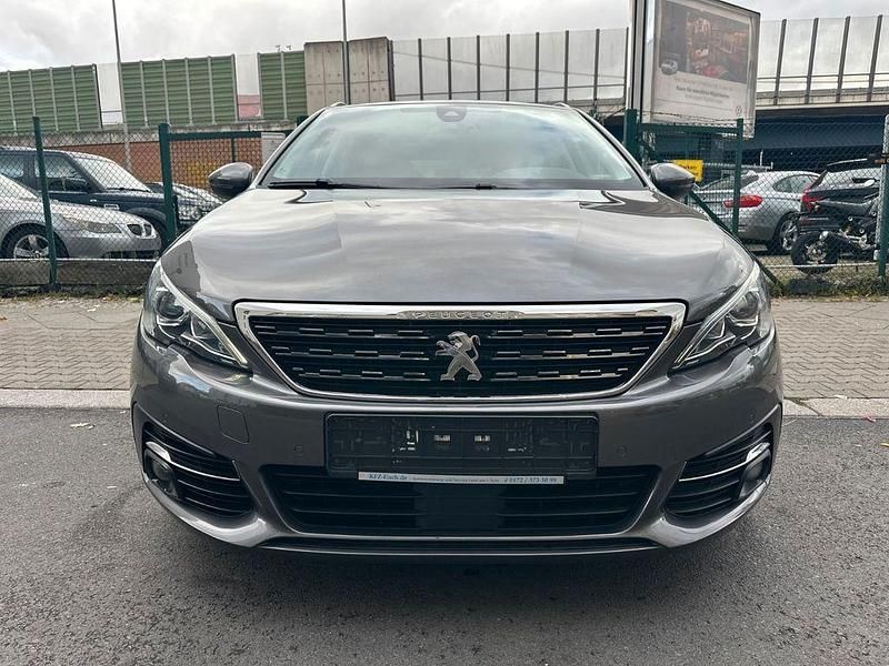 Gebraucht Peugeot 308 SW Allure 131 PS (96 kW) 2021 Grau Kombi