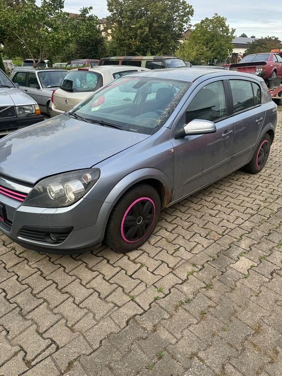 Silber Gebraucht 2006 Opel Astra Sport Limousine | 600 € (Superpreis) - Bild 1/4