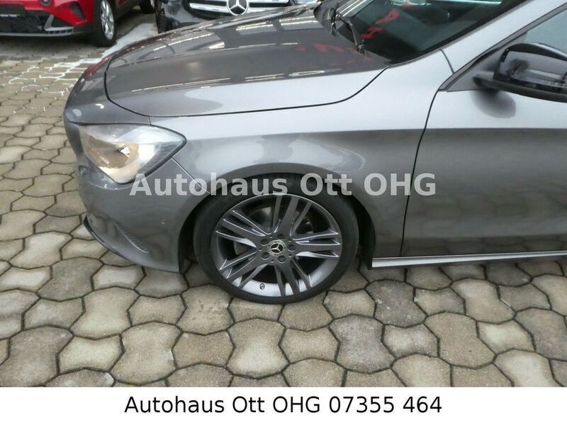Gebraucht Mercedes CLA180 122 PS (89 kW) 2018 Grau metallic Limousine