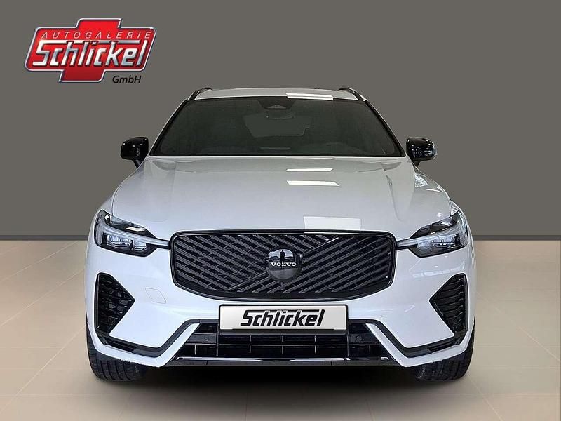 Neu Volvo XC60 Plus 349 PS (256 kW) 2026 Crystal white / metallic SUV