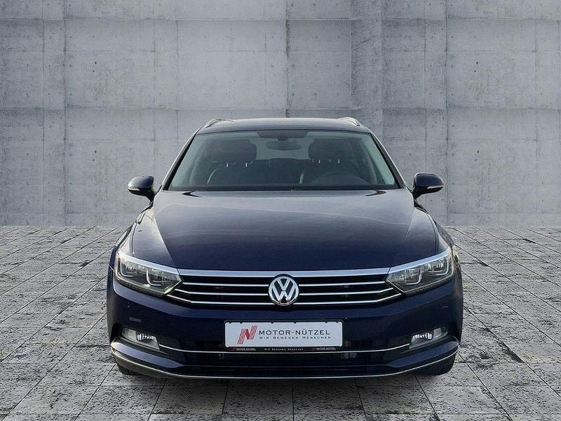 Gebraucht VW Passat Highline 150 PS (110 kW) 2018 Blau Kombi
