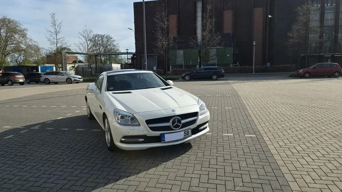 Gebraucht Mercedes SLK200 184 PS (135 kW) 2013 Weiß Cabrio
