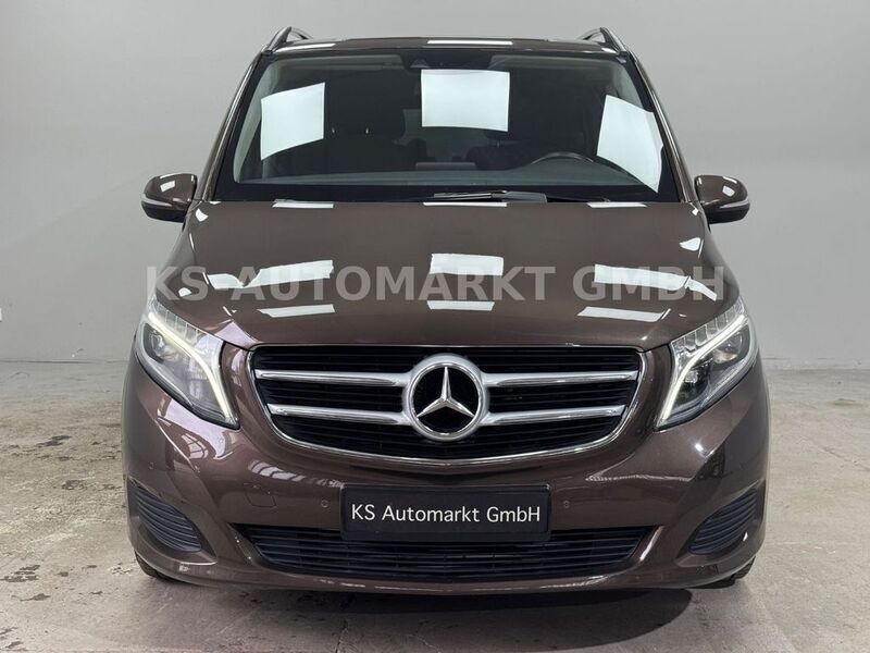 Gebraucht Mercedes V220 Edition 163 PS (119 kW) 2015 Dolomitbraun metallic Van / Kleinbus