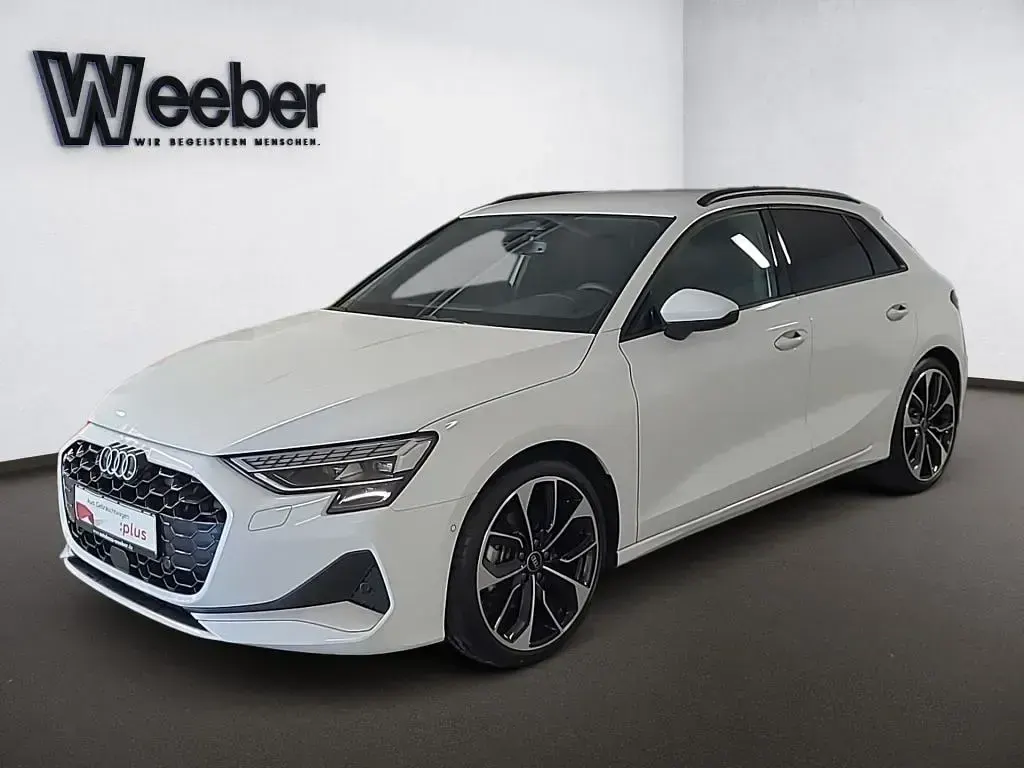 Gebraucht Audi A3 Comfort 150 PS (110 kW) 2025 Gletscherweiß metallic Limousine