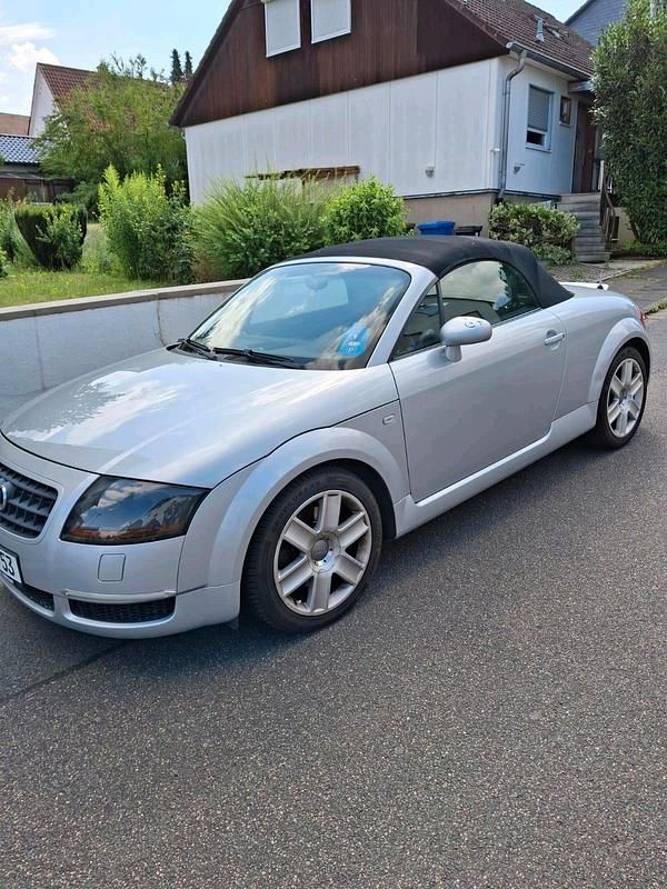 Silber Gebraucht 2005 Audi TT Roadster Cabrio | 5.900 € - Bild 1/4