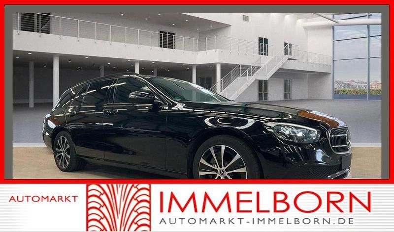Schwarz/baltic black Gebraucht 2022 Mercedes E300 Night Kombi | 29.890 € (Guter Preis) - Bild 1/4