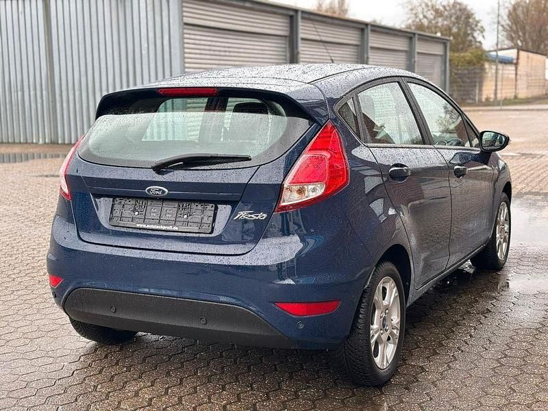 Gebraucht Ford Fiesta Trend 80 PS (58 kW) 2015 Blau Limousine