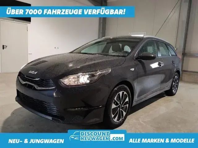 Lunargrau Neu 2024 Kia Ceed Sportswagon Kombi | 25.390 € (Superpreis) - Bild 1/4