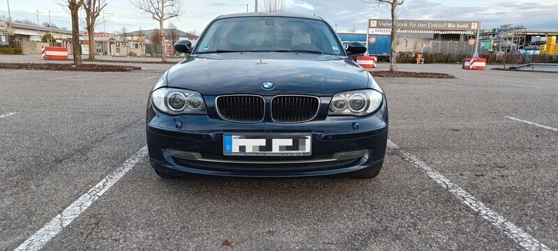 Blau Gebraucht 2008 BMW 120 Sport Line Kleinwagen | 4.550 € (Fairer Preis) - Bild 1/4