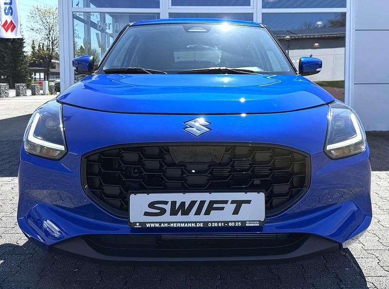 Neu Suzuki Swift Comfort+ 83 PS (61 kW) 2026 Frontier blue pearl metallic Kleinwagen