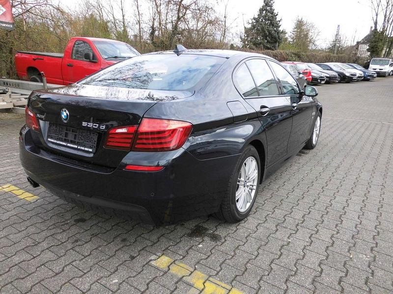 Gebraucht BMW 530 M Sport 258 PS (189 kW) 2016 Schwarz Limousine