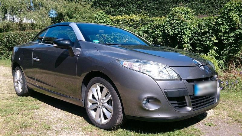 Gebraucht Renault Mégane Cabriolet 131 PS (96 kW) 2010 Gold Cabrio