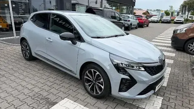 Gebraucht Renault Clio Techno 91 PS (66 kW) 2025 Grau Kleinwagen