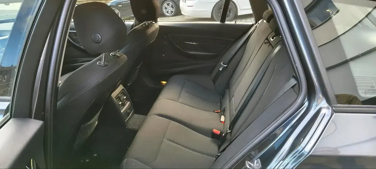Gebraucht BMW 318 Sport Line 143 PS (105 kW) 2014 Grau Kombi