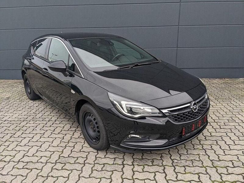 Gebraucht Opel Astra Dynamic 136 PS (100 kW) 2018 Onyx schwarz metallic (metallic) Limousine