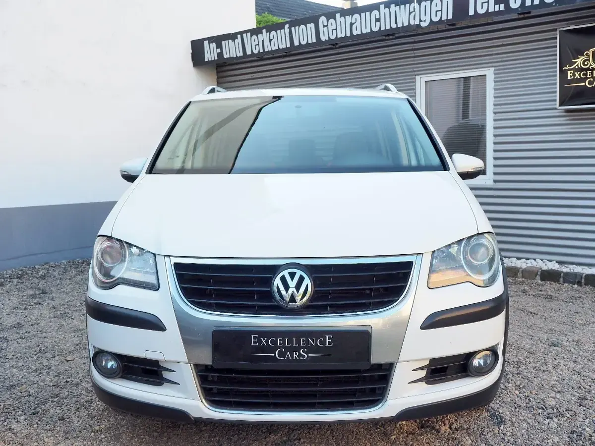 Gebraucht VW Touran Cross 140 PS (102 kW) 2010 Weiß Van / Kleinbus