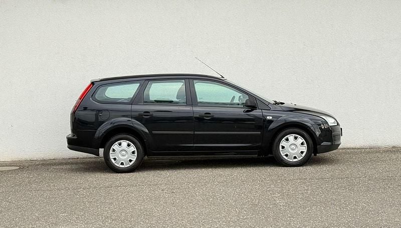 Second-hand Ford Focus Trend 101 CP (74 kW) 2006 Negru Break