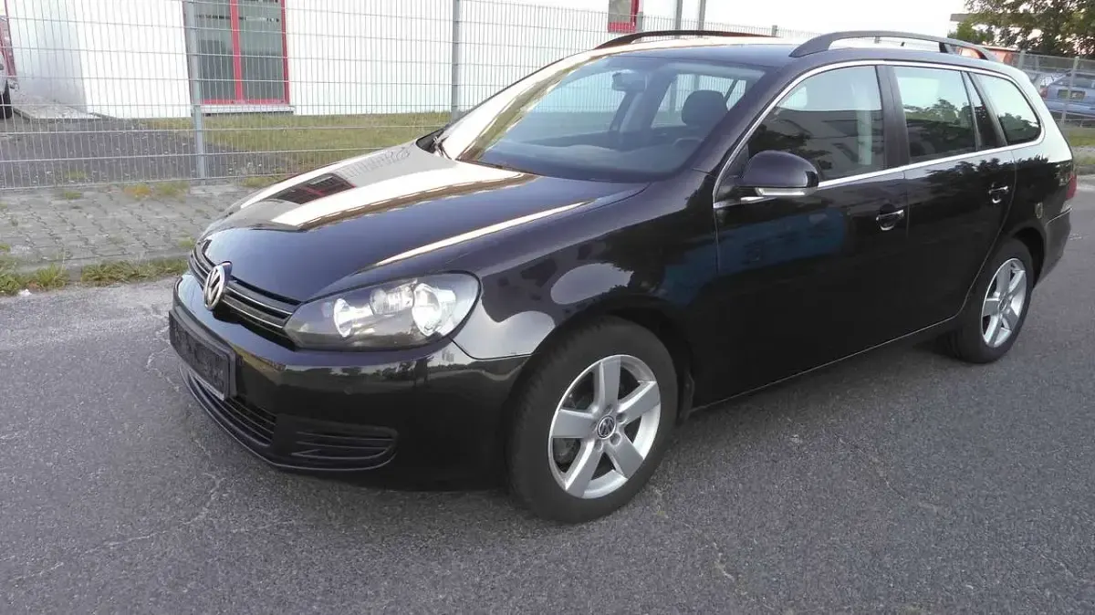 Gebraucht VW Golf VI Comfortline 122 PS (89 kW) 2010 Schwarz Kombi