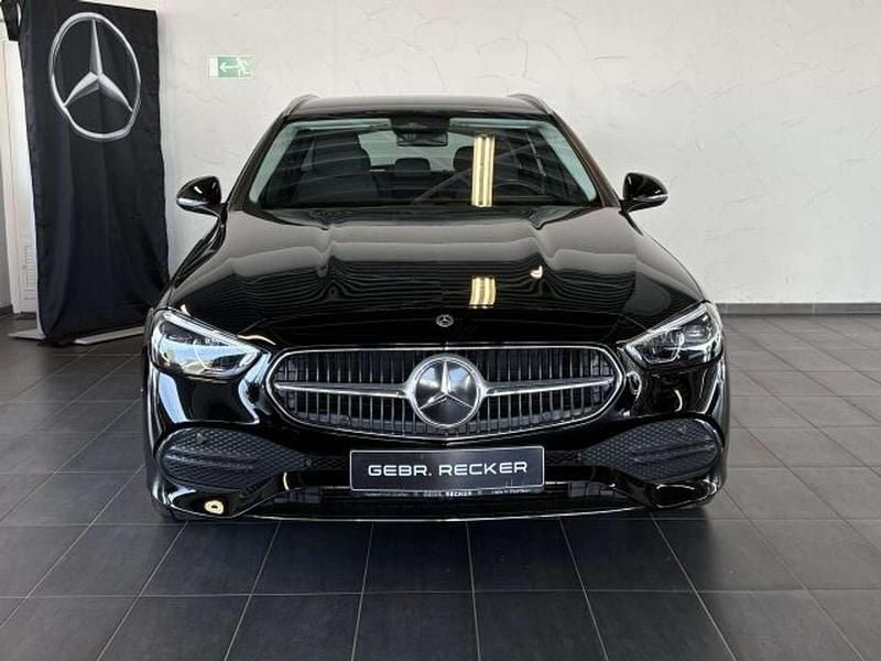 Second-hand Mercedes C180 Advanced 170 CP (125 kW) 2023 Negru Break