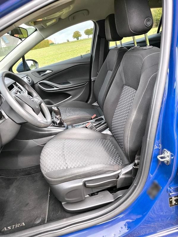 Gebraucht Opel Astra 100 PS (73 kW) 2018 Blau Limousine