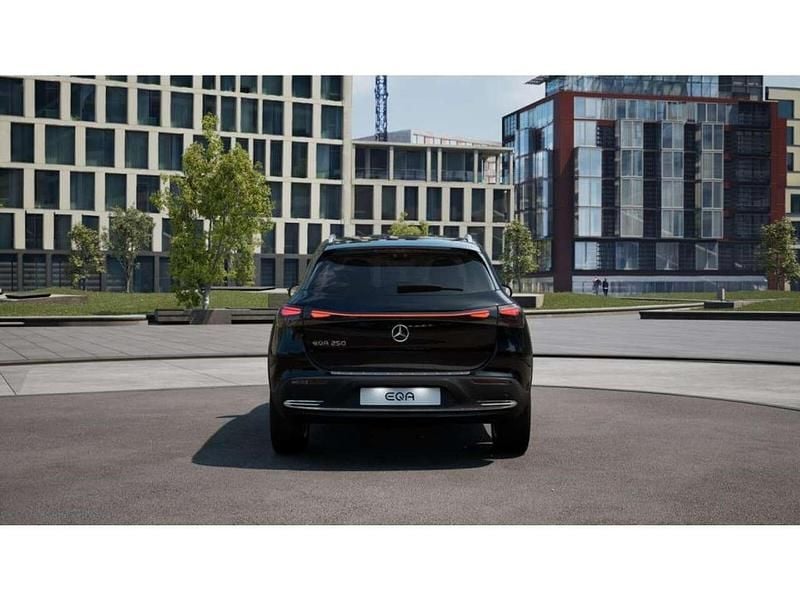 Gebraucht Mercedes EQA250 Progressive 139 kW (190 PS) 2025 Metalliclack kosmosschwarz SUV