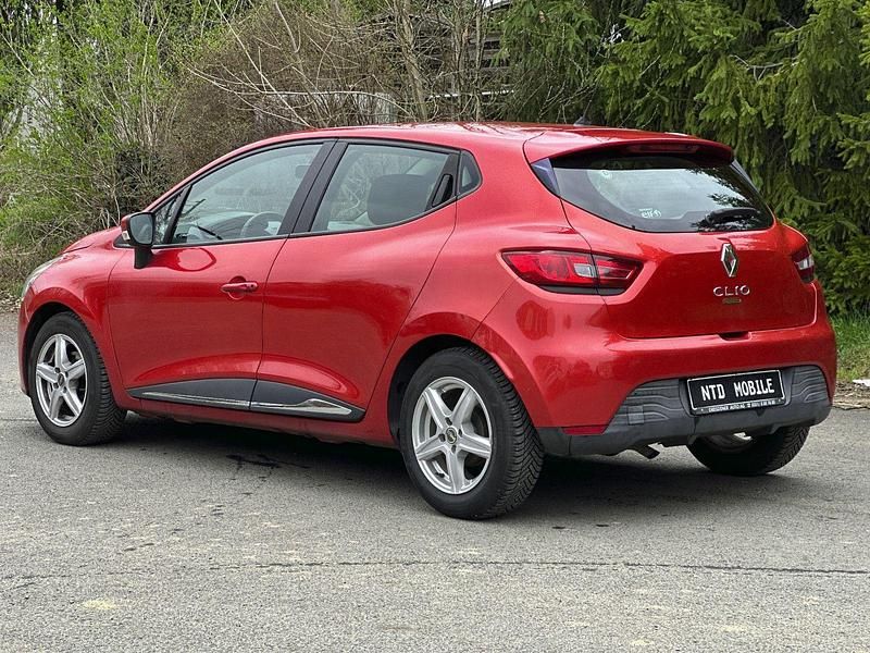 Gebraucht Renault Clio IV Dynamique 73 PS (53 kW) 2015 Rot Kleinwagen