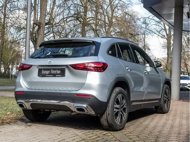 Usata Mercedes GLA200 Progressive 150 CV (110 kW) 2024 Argento SUV