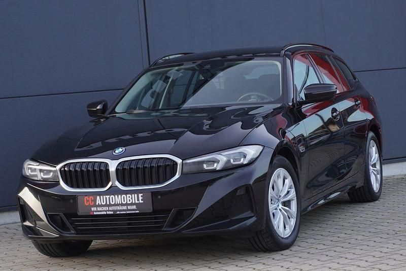 Gebraucht BMW 320e 204 PS (150 kW) 2022 Schwarz ii Kombi