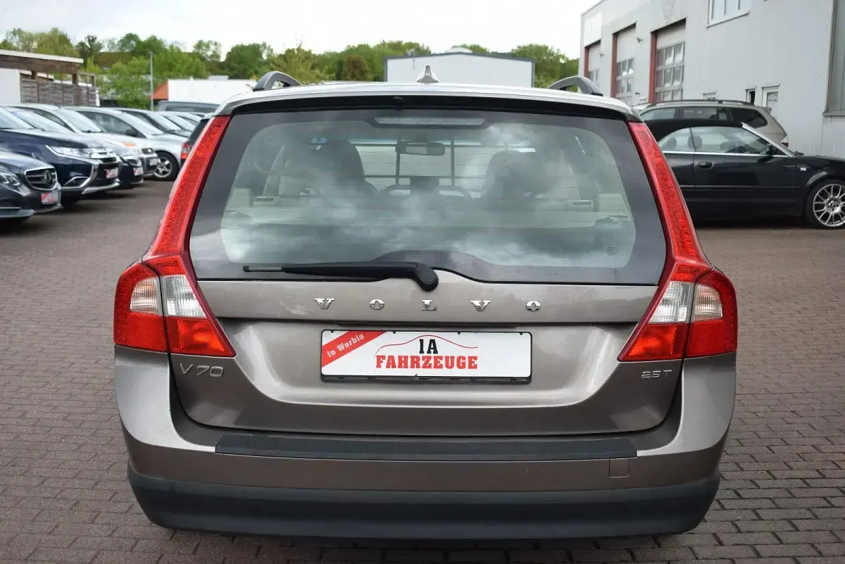 Gebraucht Volvo V70 Kinetic 200 PS (147 kW) 2009 Grau Kombi