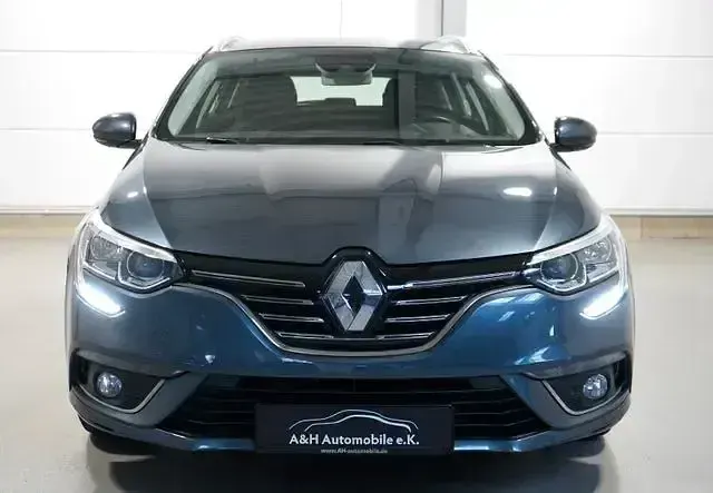 Gebraucht Renault Mégane Business 116 PS (85 kW) 2020 Grau Limousine