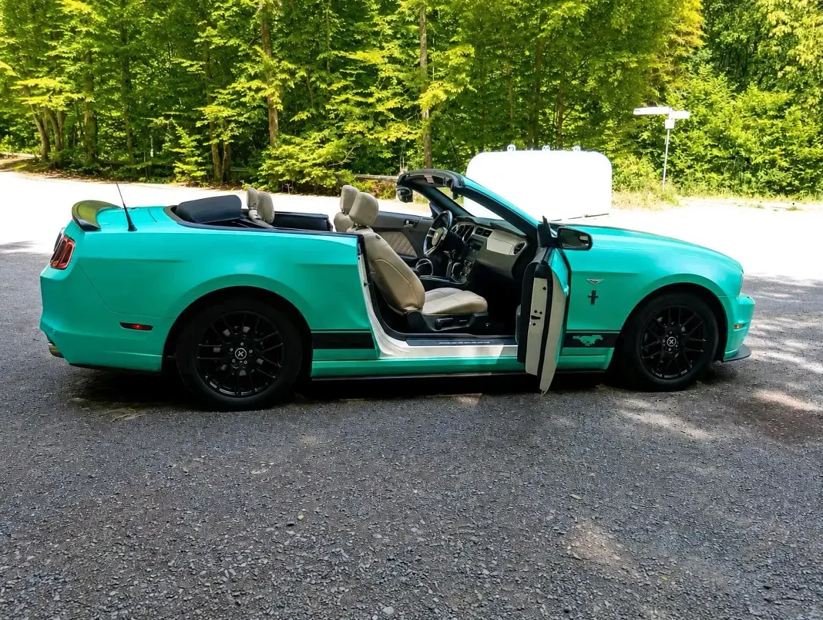 Gebraucht Ford Mustang 304 PS (223 kW) 2012 Weiß Cabrio