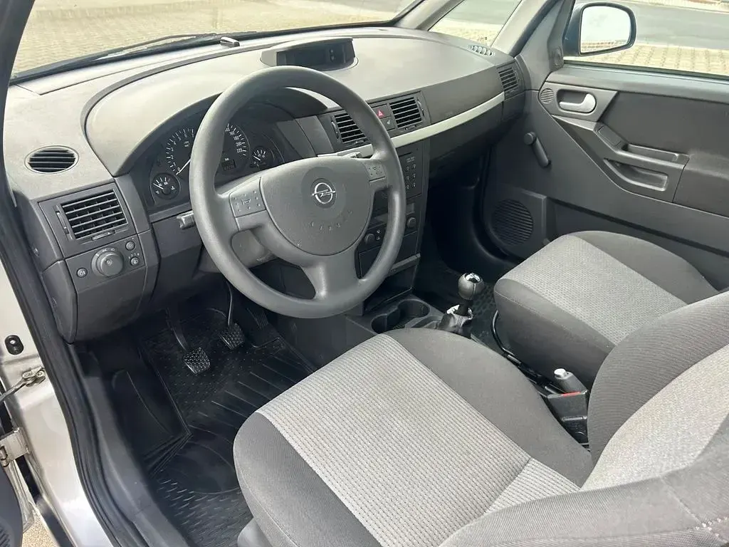 Używany Opel Meriva 101 KM (74 kW) 2005 Srebrny Minivan