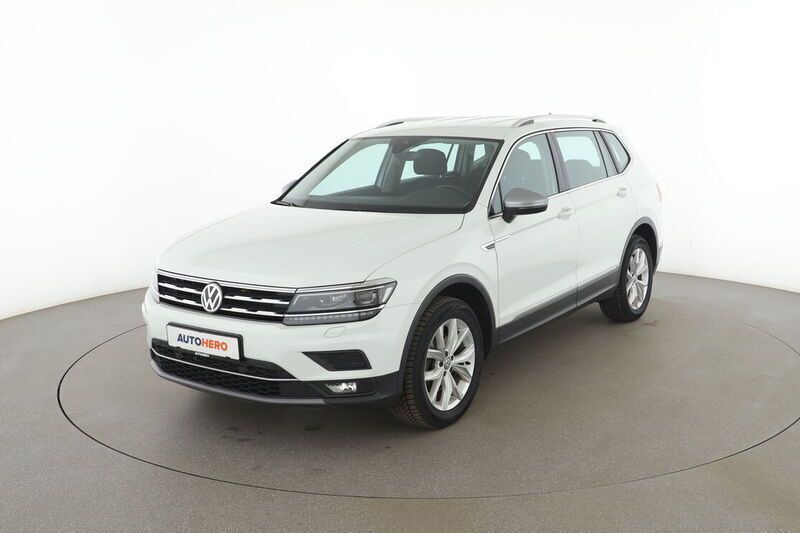 Weiß Gebraucht 2021 VW Tiguan Allspace Highline SUV | 28.110 € (Etwas zu teuer) - Bild 1/4