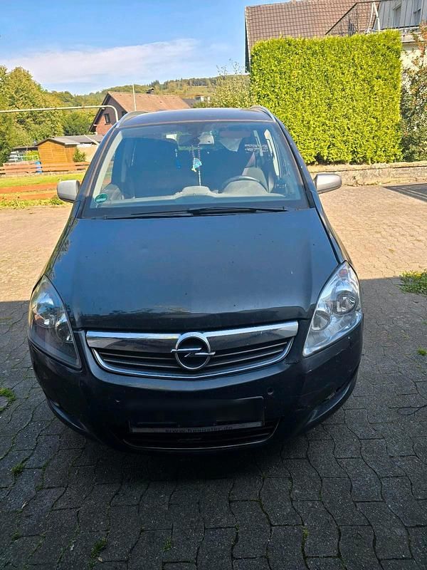 Schwarz Gebraucht 2011 Opel Zafira Van / Kleinbus | 3.000 € (Fairer Preis) - Bild 1/4