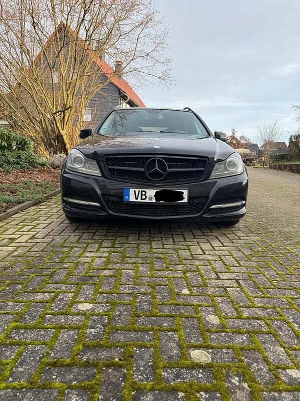 Schwarz Gebraucht 2012 Mercedes C220 Kombi | 8.500 € (Fairer Preis) - Bild 1/4