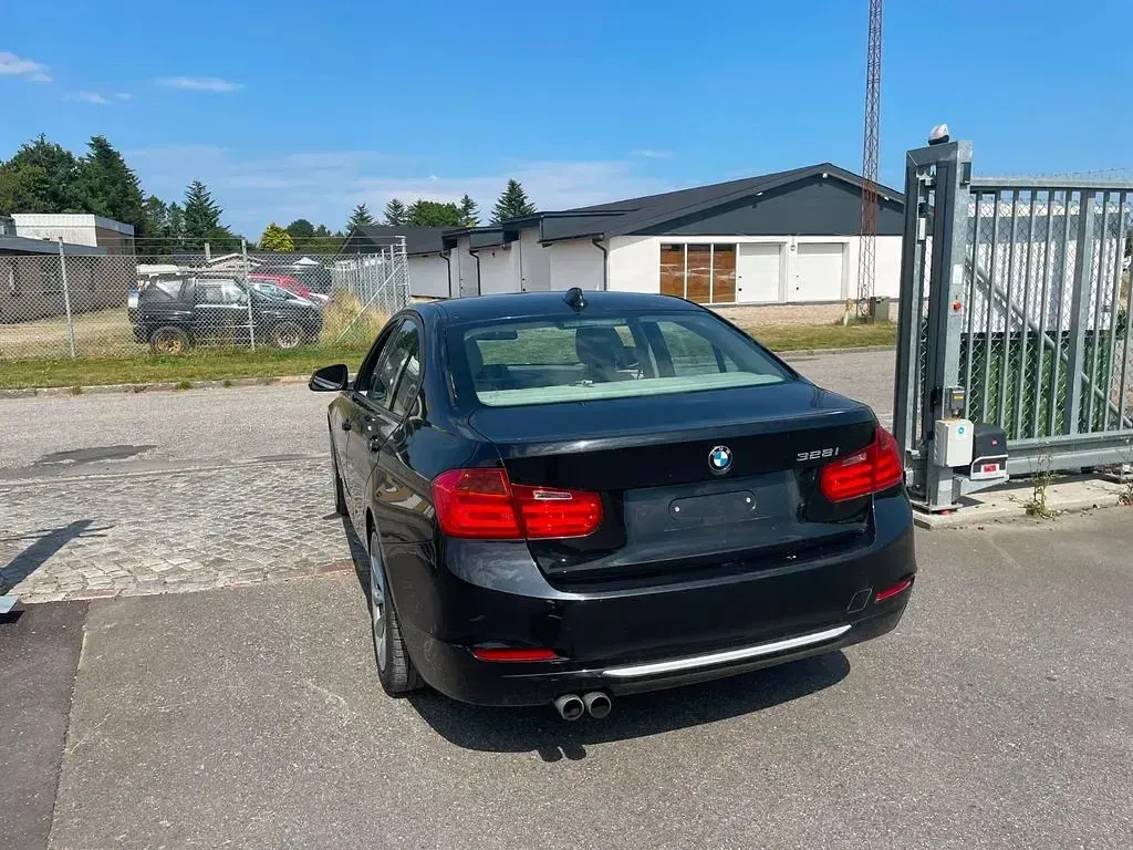 Gebraucht BMW 328 245 PS (180 kW) 2013 Schwarz Limousine