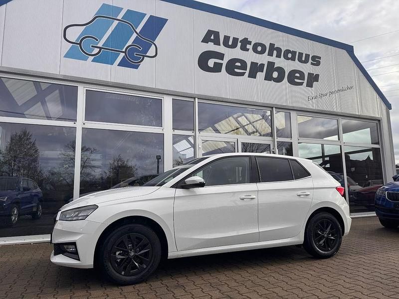 Neu Skoda Fabia Selection 116 PS (85 kW) 2025 Weiß Limousine