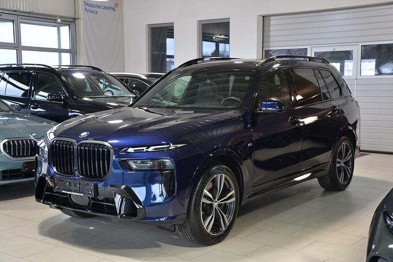 Blau Gebraucht 2024 BMW X7 M Sport SUV | 88.490 € (Superpreis) - Bild 1/4