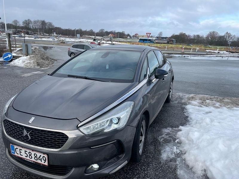 Gebraucht DS Automobiles DS5 179 PS (131 kW) 2016 Grau Kleinwagen