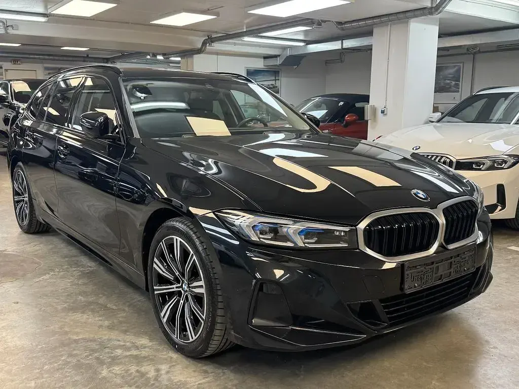 Gebraucht BMW 320 Sport Line 190 PS (139 kW) 2023 Schwarz Kombi