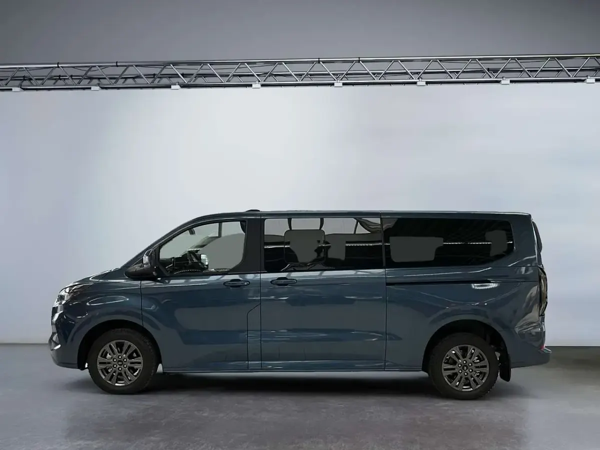 Neu Ford Tourneo Custom Titanium 170 PS (125 kW) 2026 Blau Van