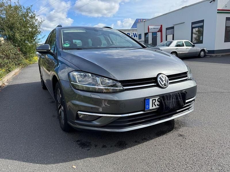 Grau Gebraucht 2020 VW Golf VII United Kombi | 14.999 € (Superpreis) - Bild 1/4