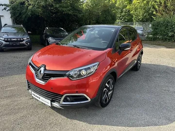 Elfenbein d16 + schwarz gne Gebraucht 2016 Renault Captur Luxe SUV | 10.900 € (Guter Preis) - Bild 1/2