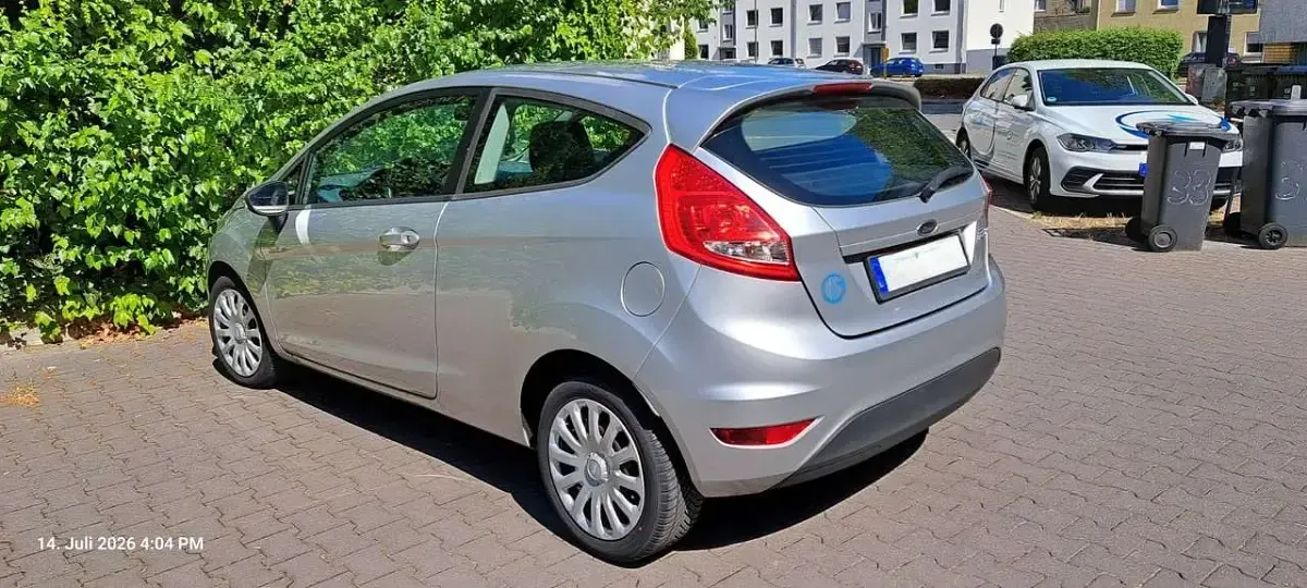 Gebraucht Ford Fiesta Trend 60 PS (44 kW) 2010 Silber Kleinwagen