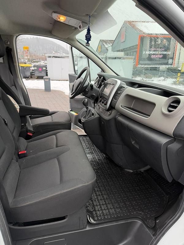 Gebraucht Renault Traffic 121 PS (88 kW) 2016 Weiß Van / Kleinbus