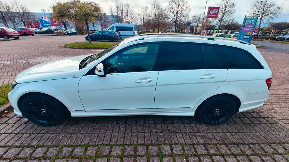 Gebraucht Mercedes 220 170 PS (125 kW) 2008 Weiß Kombi