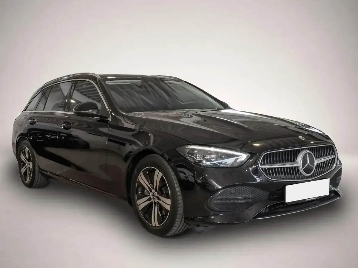 Gebraucht Mercedes C200 Avantgarde 186 PS (136 kW) 2023 Manufacturer