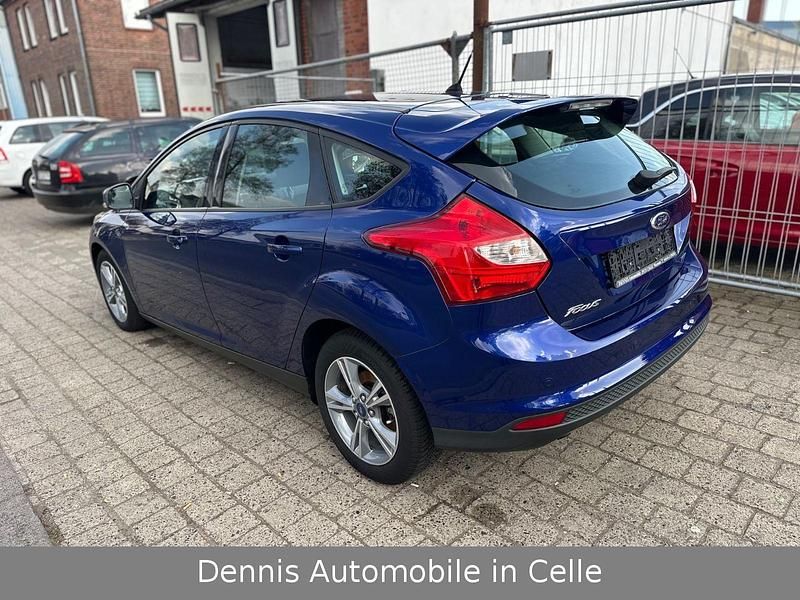 Usata Ford Focus SYNC Edition 101 CV (74 kW) 2014 Blu Berlina