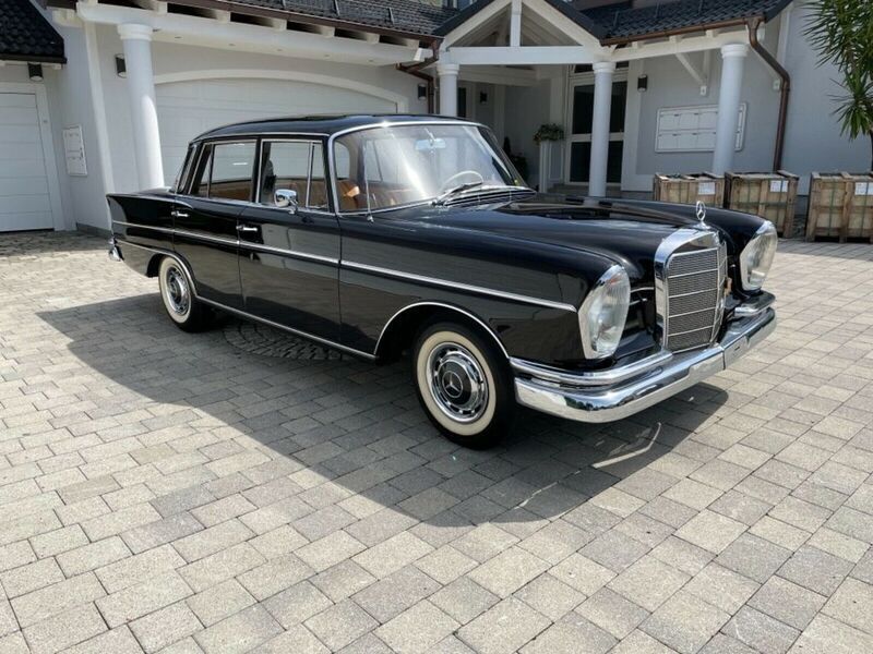 Gebraucht Mercedes 230 120 PS (88 kW) 1965 Schwarz Limousine