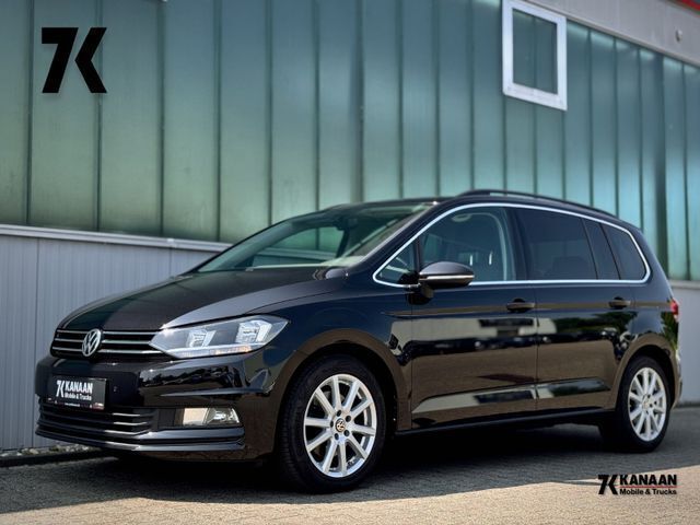 Schwarz Gebraucht 2016 VW Touran Comfortline Van / Kleinbus | 15.990 € (Etwas zu teuer) - Bild 1/3